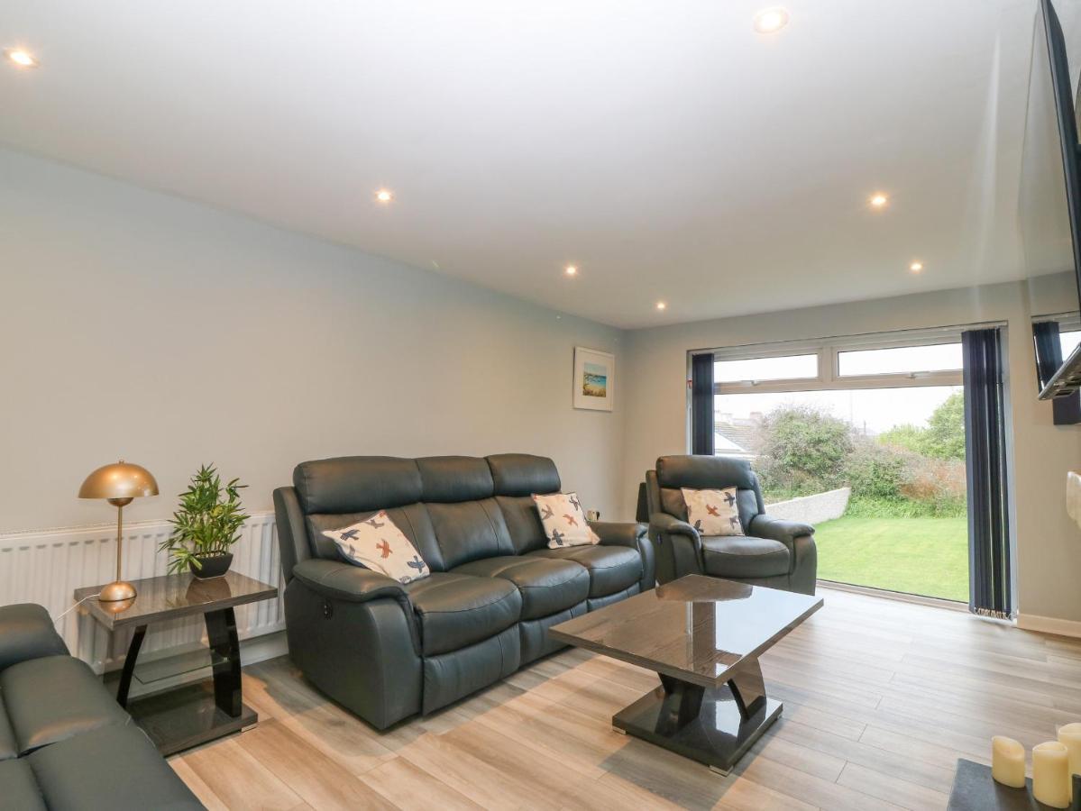 Artro Villa Cemaes Bay Exterior photo